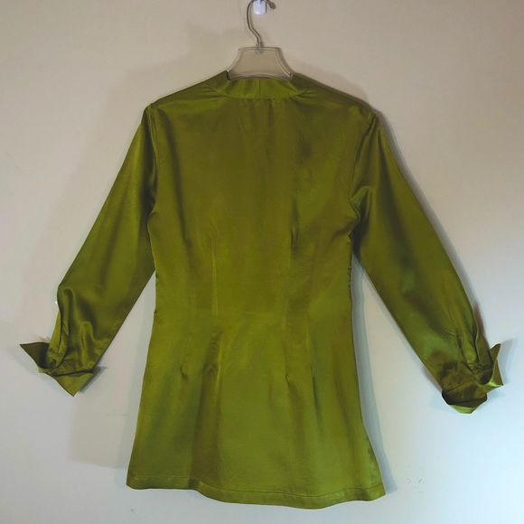 Finley Blouse Top Silk Blend Pleated Front V-Neck Long Sleeve Turn Back Cuff SZM - Picture 2 of 5